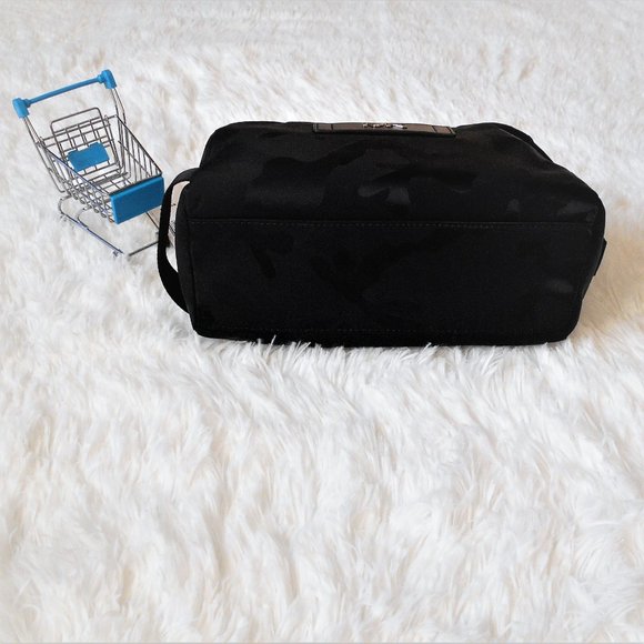 Michael Kors Kent Camo Jacquard Toiletry Kit Black - Picture 3 of 13